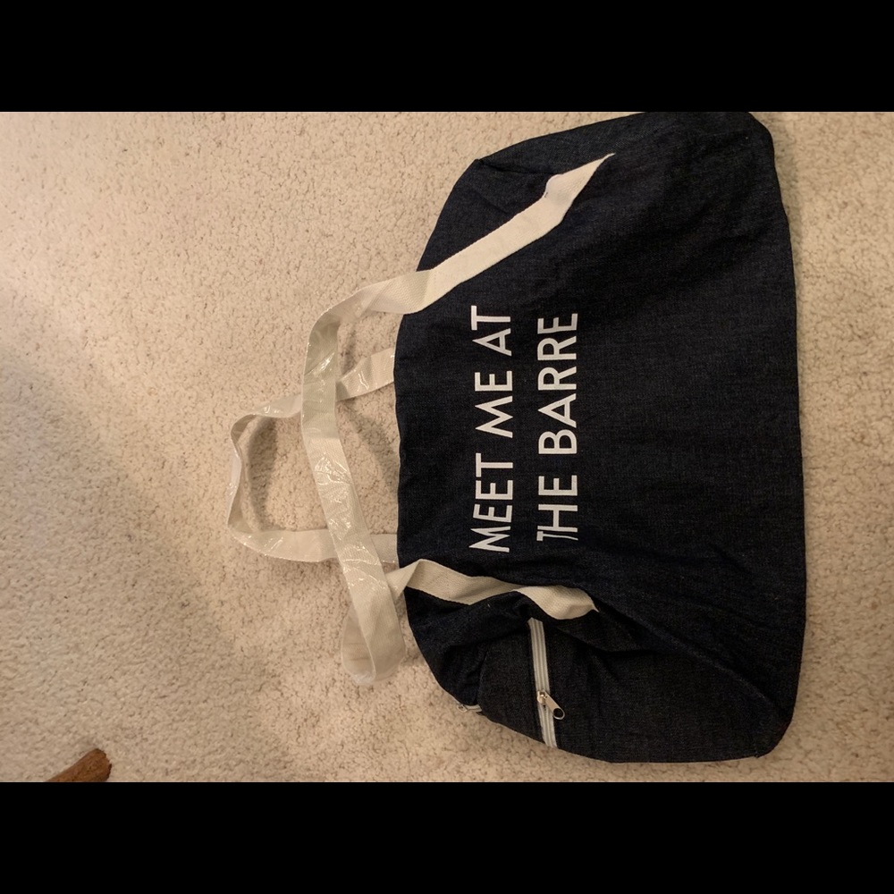 Medium gym bag